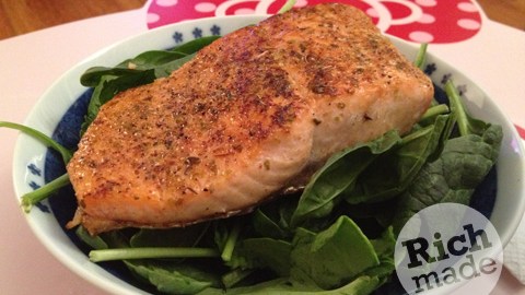 Post Workout Meal: Salmon and Spinach Salad